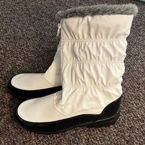 LIKE NEW Sporto faux fur lined snow shoes/boots sz 10 white - free shipping!